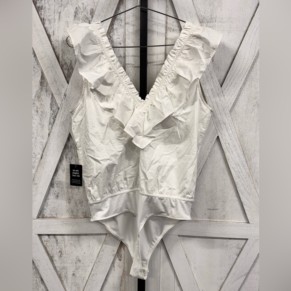 Express Deep V Ruffle Bodysuit - Picture 3 of 3
